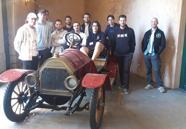 La Promo 2023-2024 des Mécaniciens Réparateurs de Véhicules Anciens et Historiques en visite au Musée de Rochetaillée